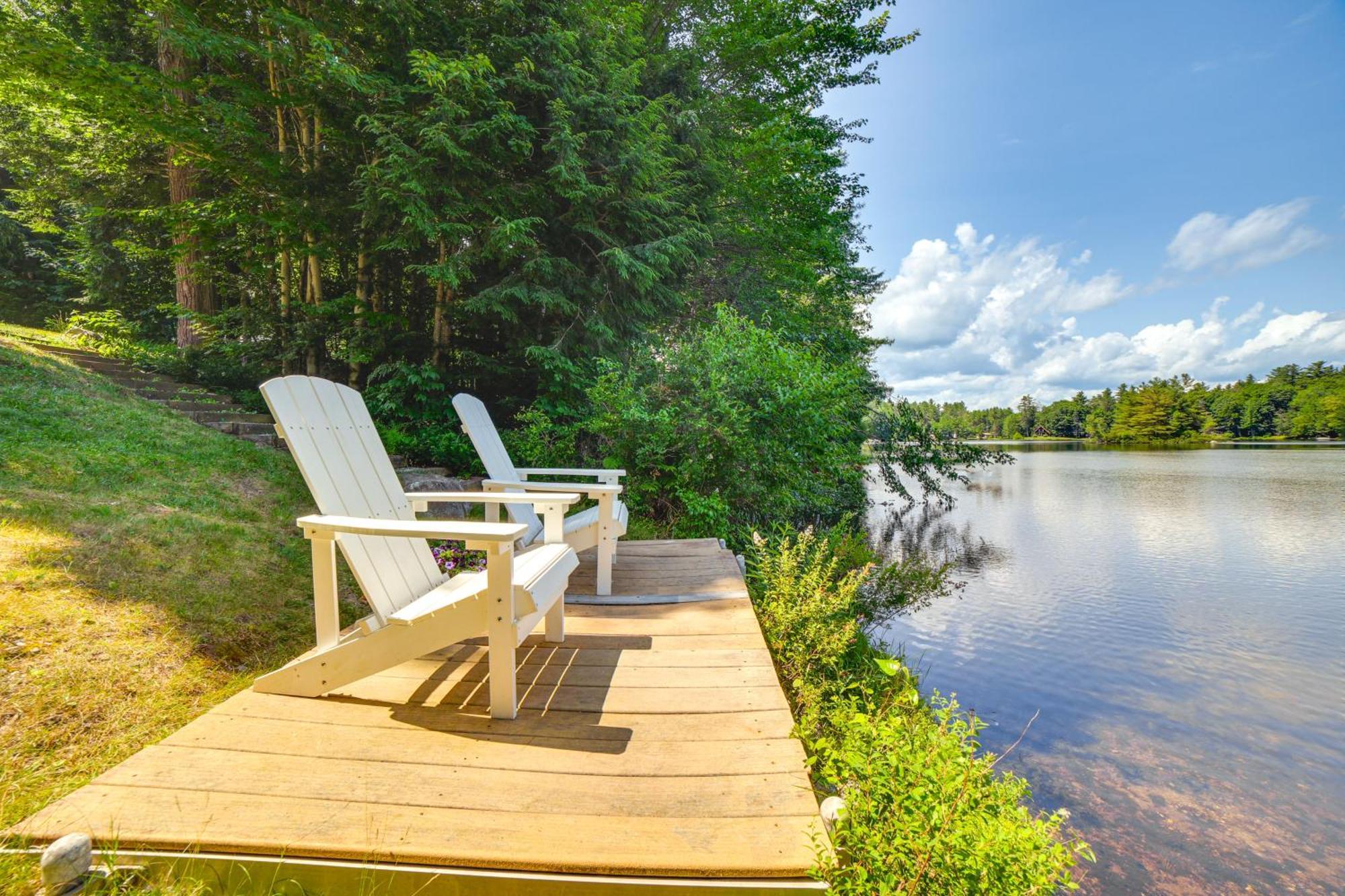 Breathtaking Newbury Cottage With Deck On Chalk Pond Kültér fotó